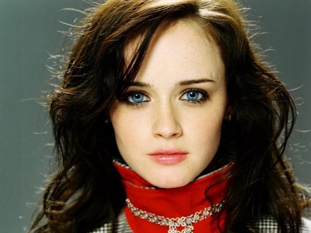 1547922815-4470-dark-blue-eyes11