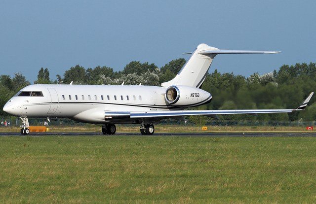 Bill Gates celebrity-owned private jets