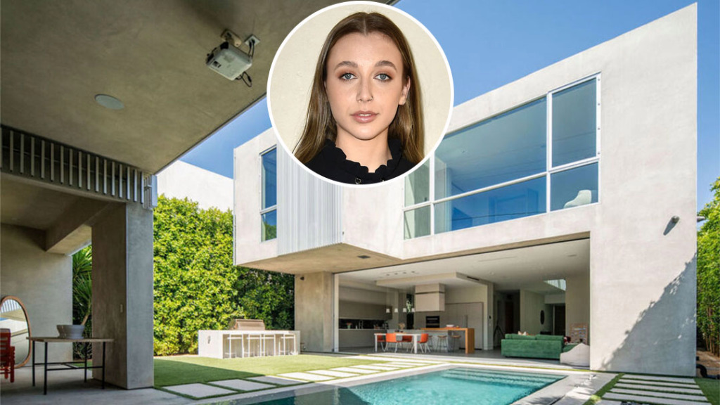 Emma Chamberlain net worth 