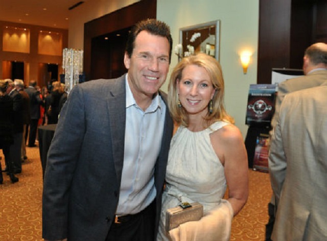 Gary Kubiak with enchanting, Wife Rhonda 