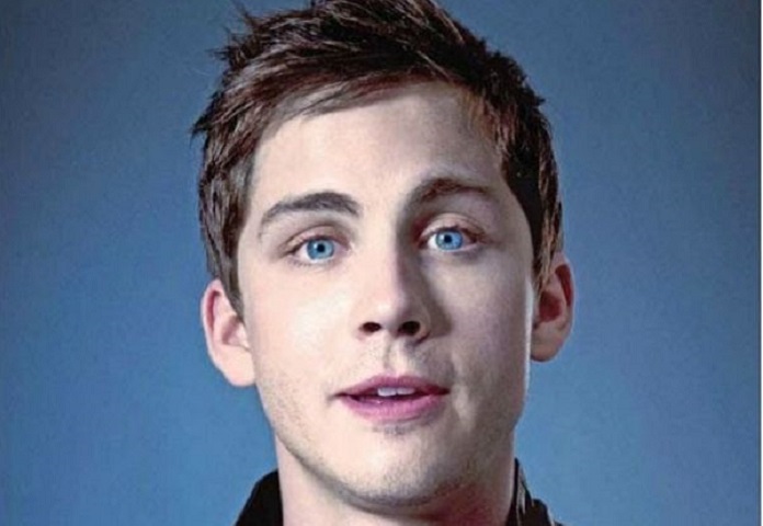 20 Rare Pictures of Celebrities With Black Hair And Blue Eyes