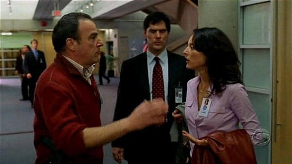 Lola Glaudini in a scene of Criminal Minds