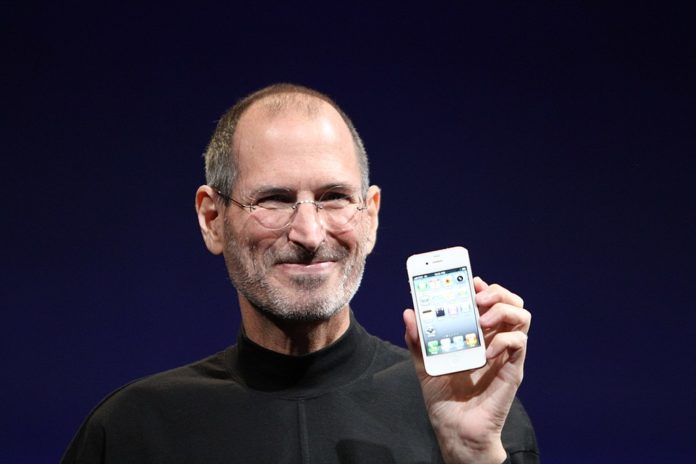 Steve Jobs presenting the iPhone 4 in 2010