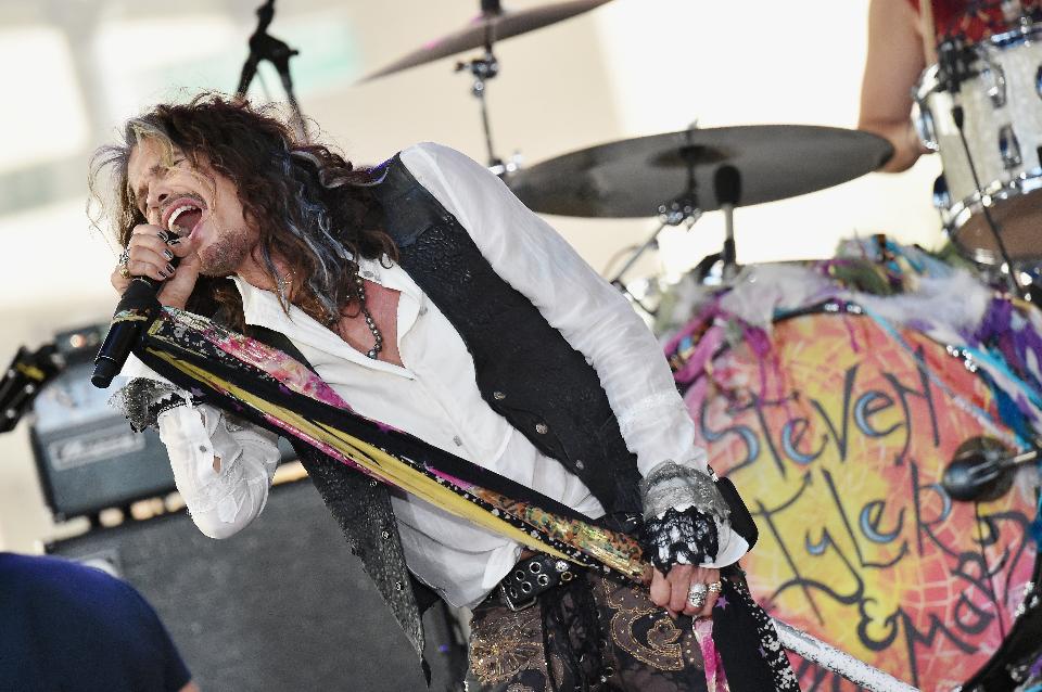 Steven Tyler bio / wiki